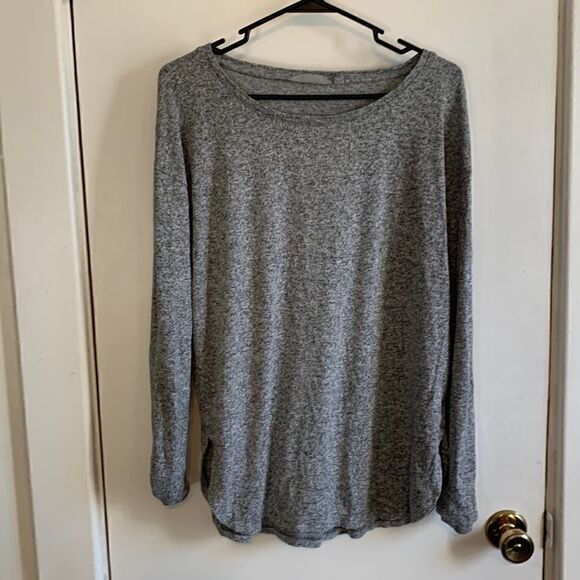 Athleta EUC gray long sleeve lightweight sweater Size M - Picture 1 of 4